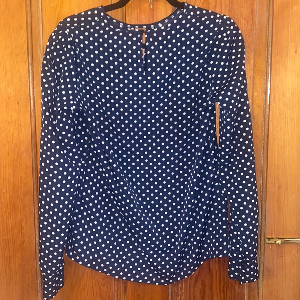 STYLISH NAVY BLUE BLOUSE WITH WHITE POLKA DOTS